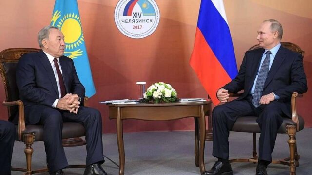 Стенд для встречи Президентов РФ и Казахстана